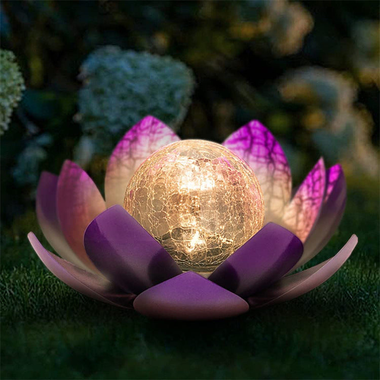 Lotus Flower: Solar Garden Lights