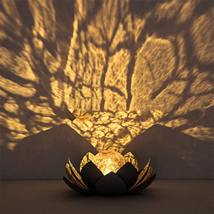 Lotus Flower: Solar Garden Lights